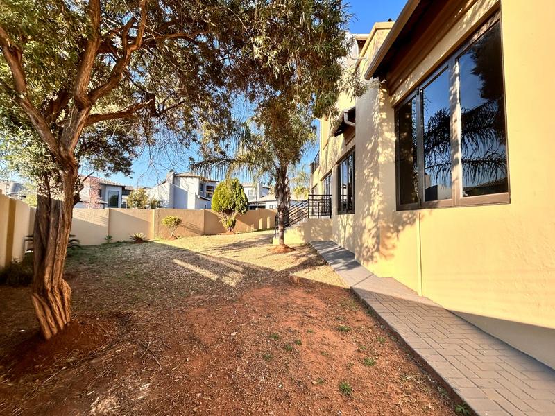 To Let 4 Bedroom Property for Rent in Xanadu North West